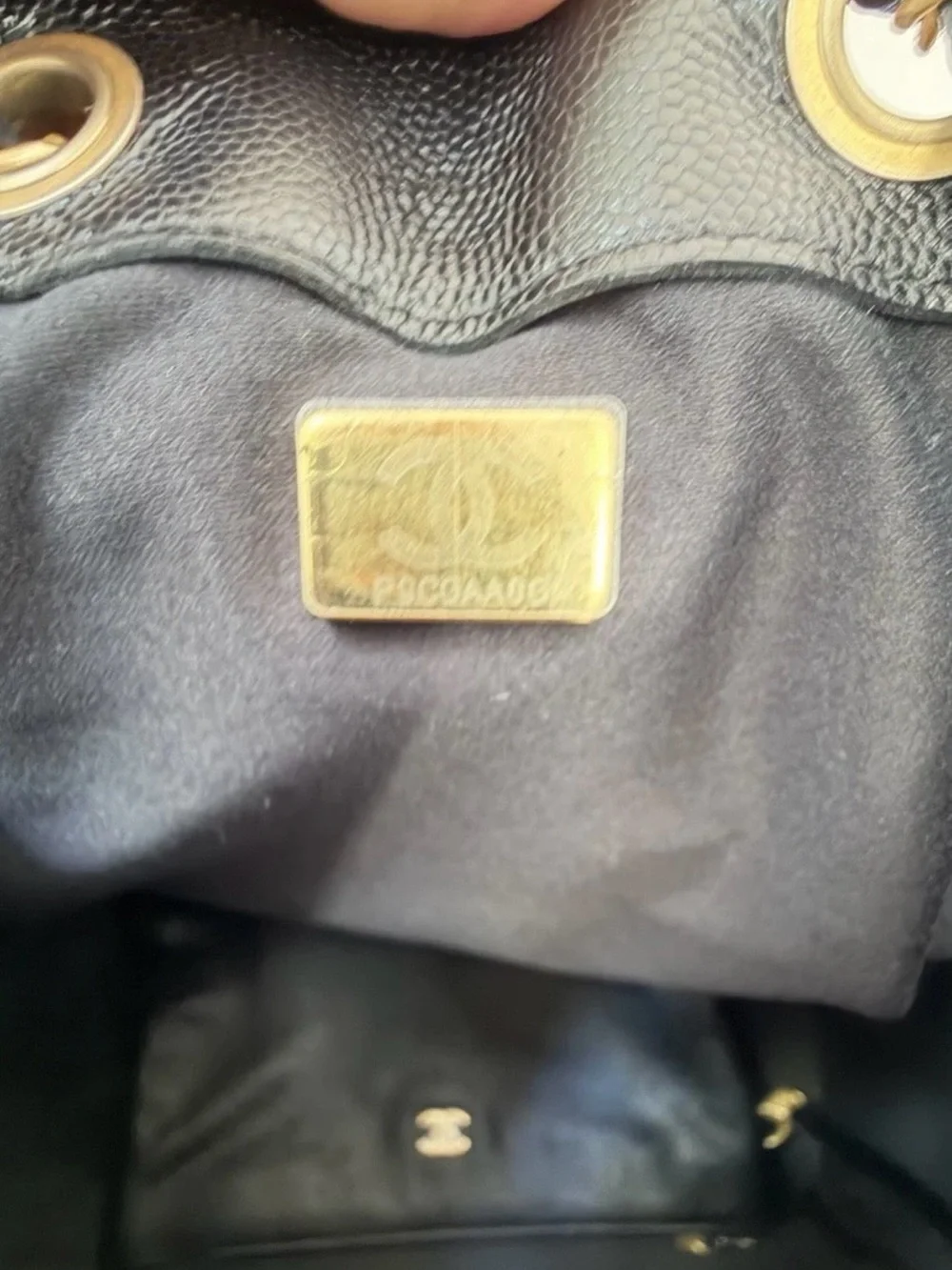 CHANEL Black Quilted Leather Drawstring Shoulder Bag with Gold Chain C25
